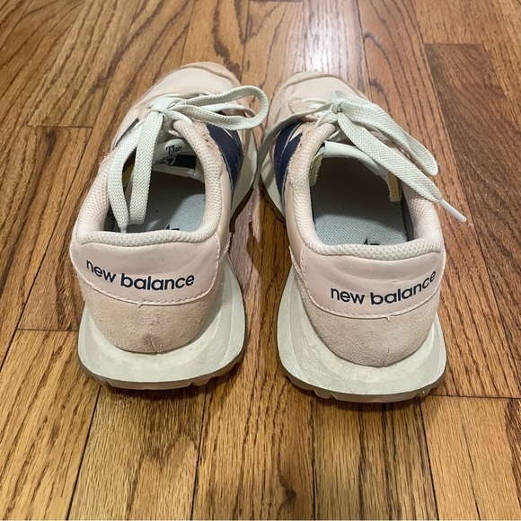 Women’s New Balance Women's 237 V1 Classic Sneaker, Size 7 - Picture 5 of 8